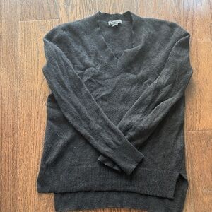 Saks Fifth Avenue Black V-Neck Cashmere Sweater